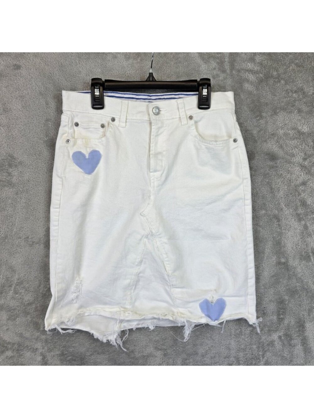 Gap Denim Skirt Womens 25 White Best Girlfriend Heart Patch Distressed Raw Hem